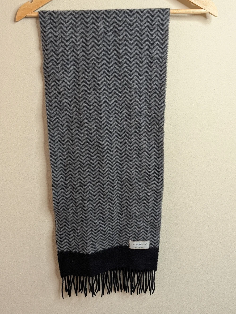 Joseph Abboud 100% Cashmere Scarf | Gray Black Chevron Herringbone | Fringe